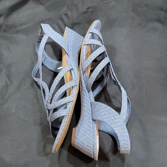 BRAND NEW LONDON FOG LOW WEDGE STYLE ALMOND TOE SANDAL - Picture 11 of 15